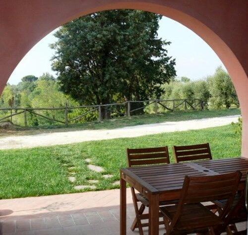 Agriturismo Podere La Casa Palaia Bagian luar foto