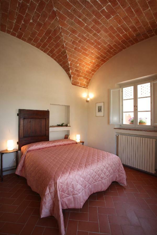 Agriturismo Podere La Casa Palaia Bagian luar foto